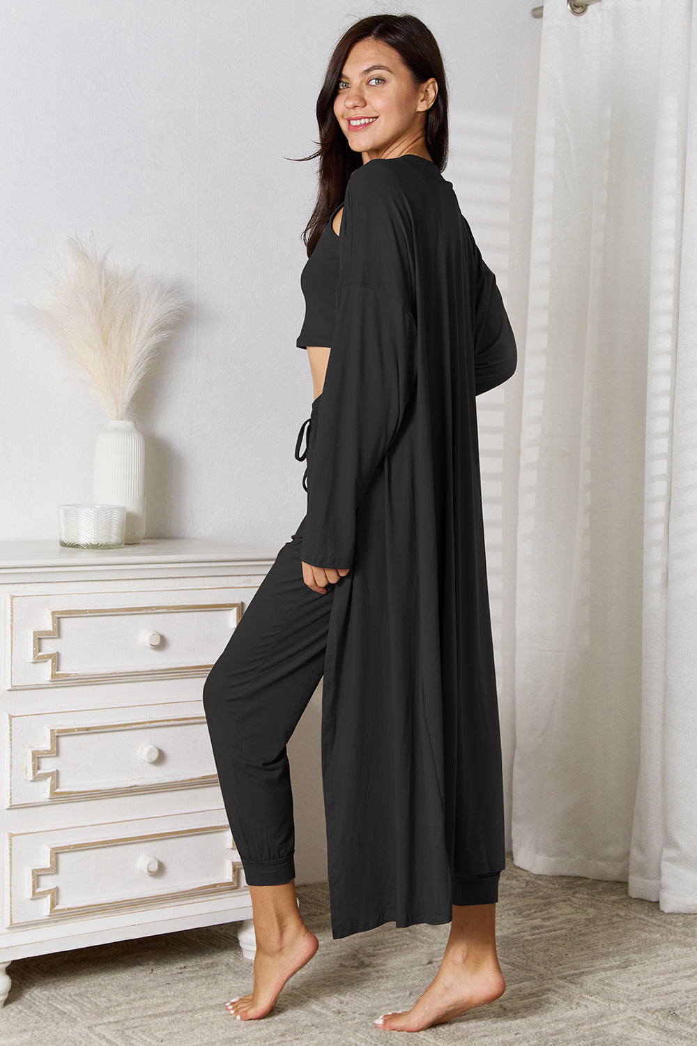 Conjunto de camiseta de tirantes, pantalón y cárdigan con bolsillos