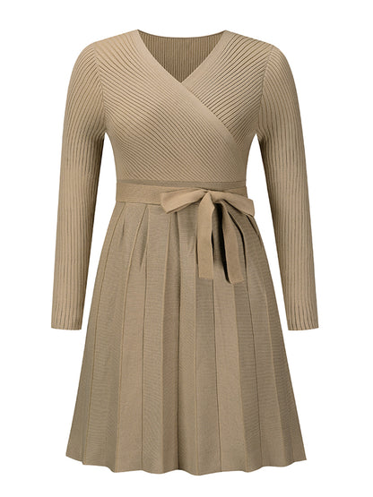 Vestido estilo suéter plisado con lazo en el frente y cuello cruzado